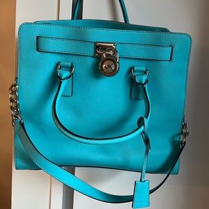 Brand new Michael Kors large leather bag in a beautiful summer color